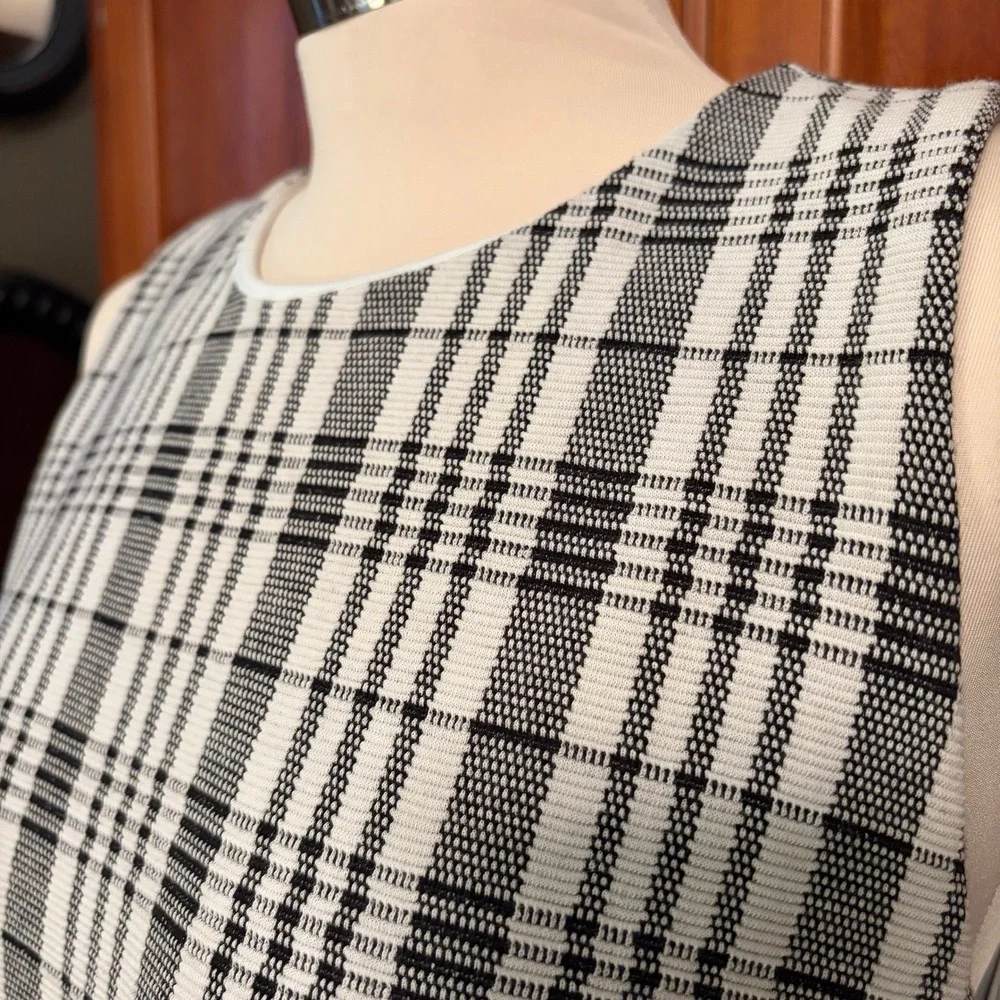 Ann Taylor Black White Plaid Sleeveless Sheath Dress Womens size 12 - Picture 2 of 9